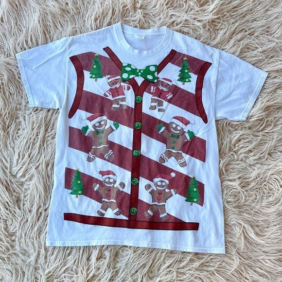 Gildan Other - Gingerbread T-shirt 